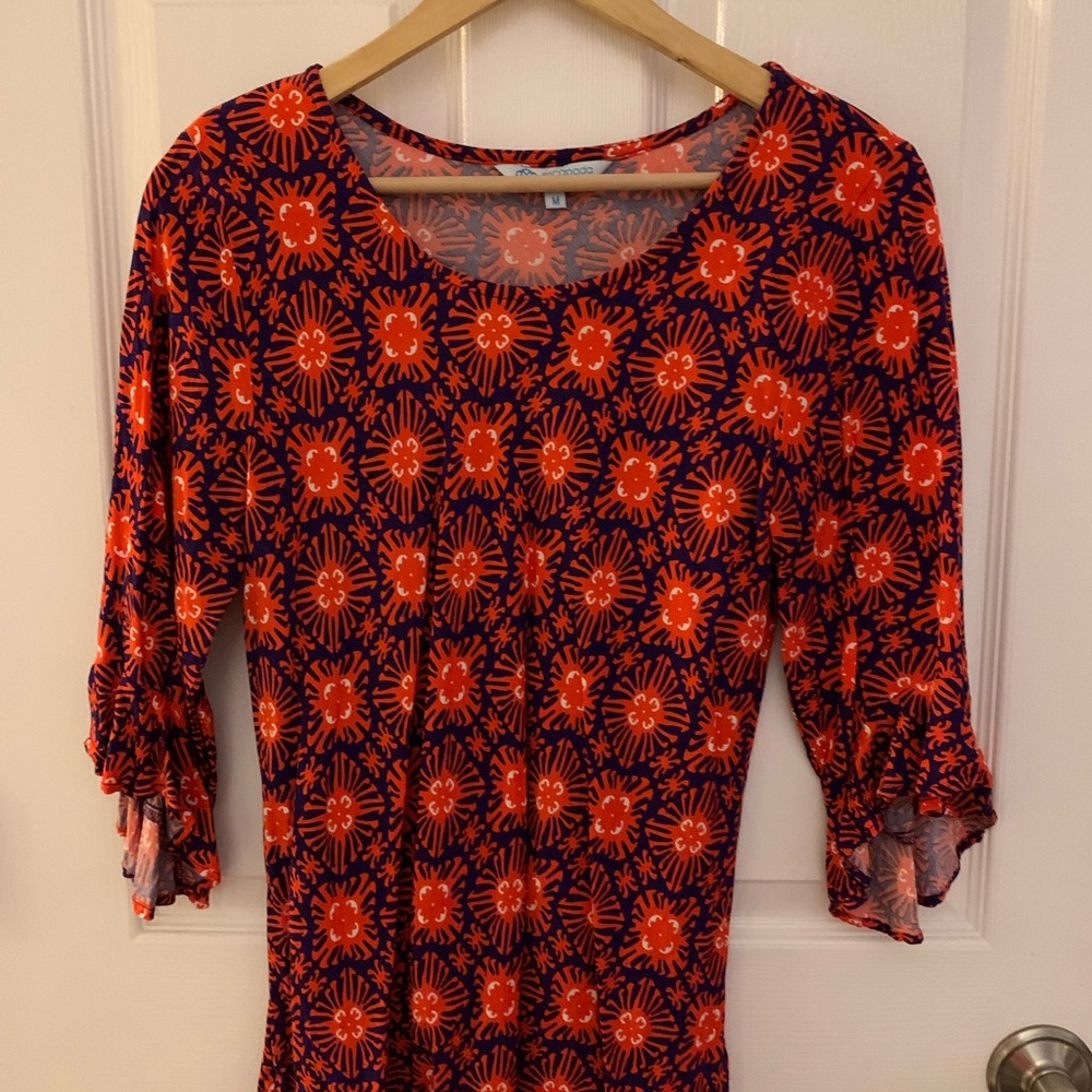 Escapada Living cute top…..size Medium.